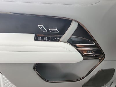 2024 Land Rover Range Rover SV