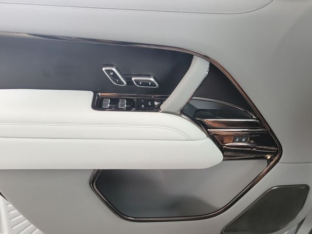2024 Land Rover Range Rover SV