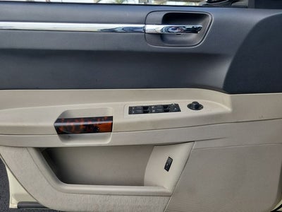 2006 Chrysler 300C Base