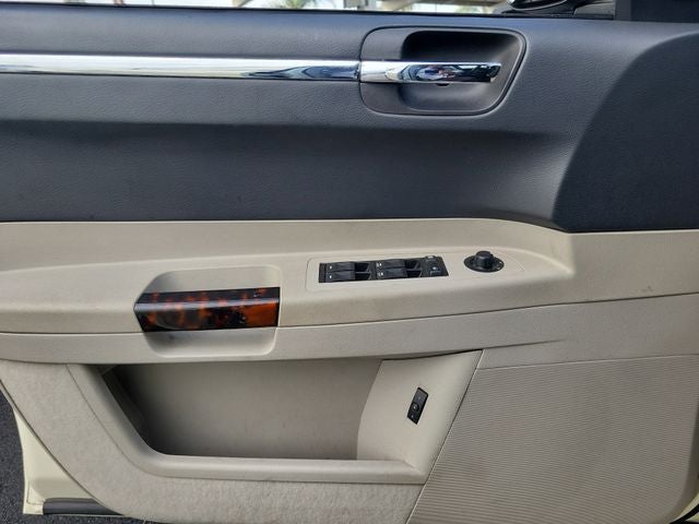 2006 Chrysler 300C Base