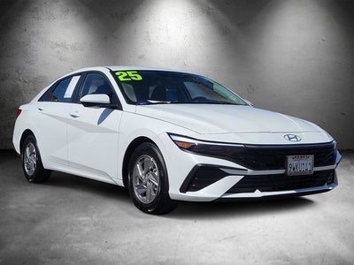 2025 Hyundai Elantra SE