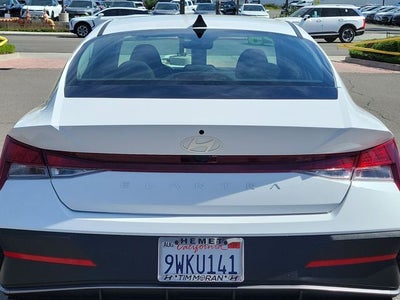 2025 Hyundai Elantra SE