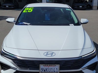 2025 Hyundai Elantra SE