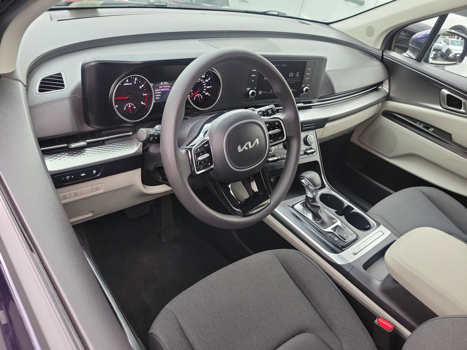 2024 Kia Carnival LX