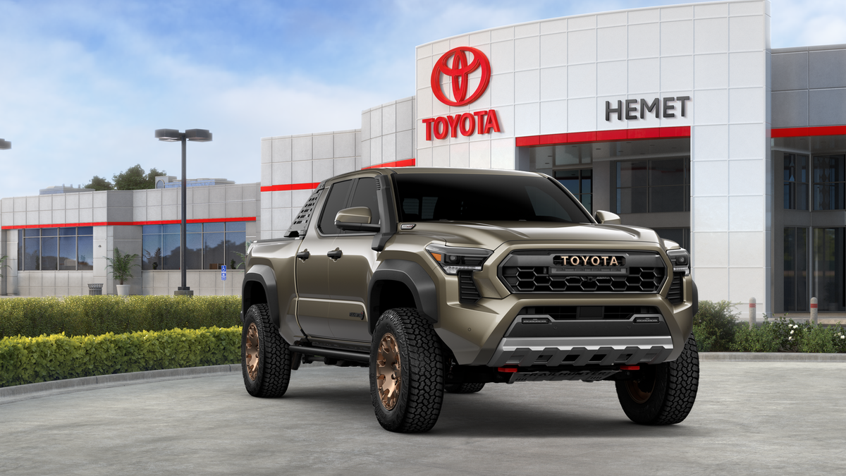 2026 Toyota Tacoma i-FORCE MAX Tacoma Trailhunter