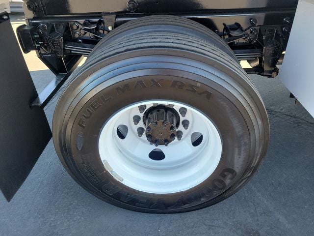 2027 Ford F-650SD Base DRW