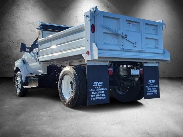 2027 Ford F-650SD Base DRW
