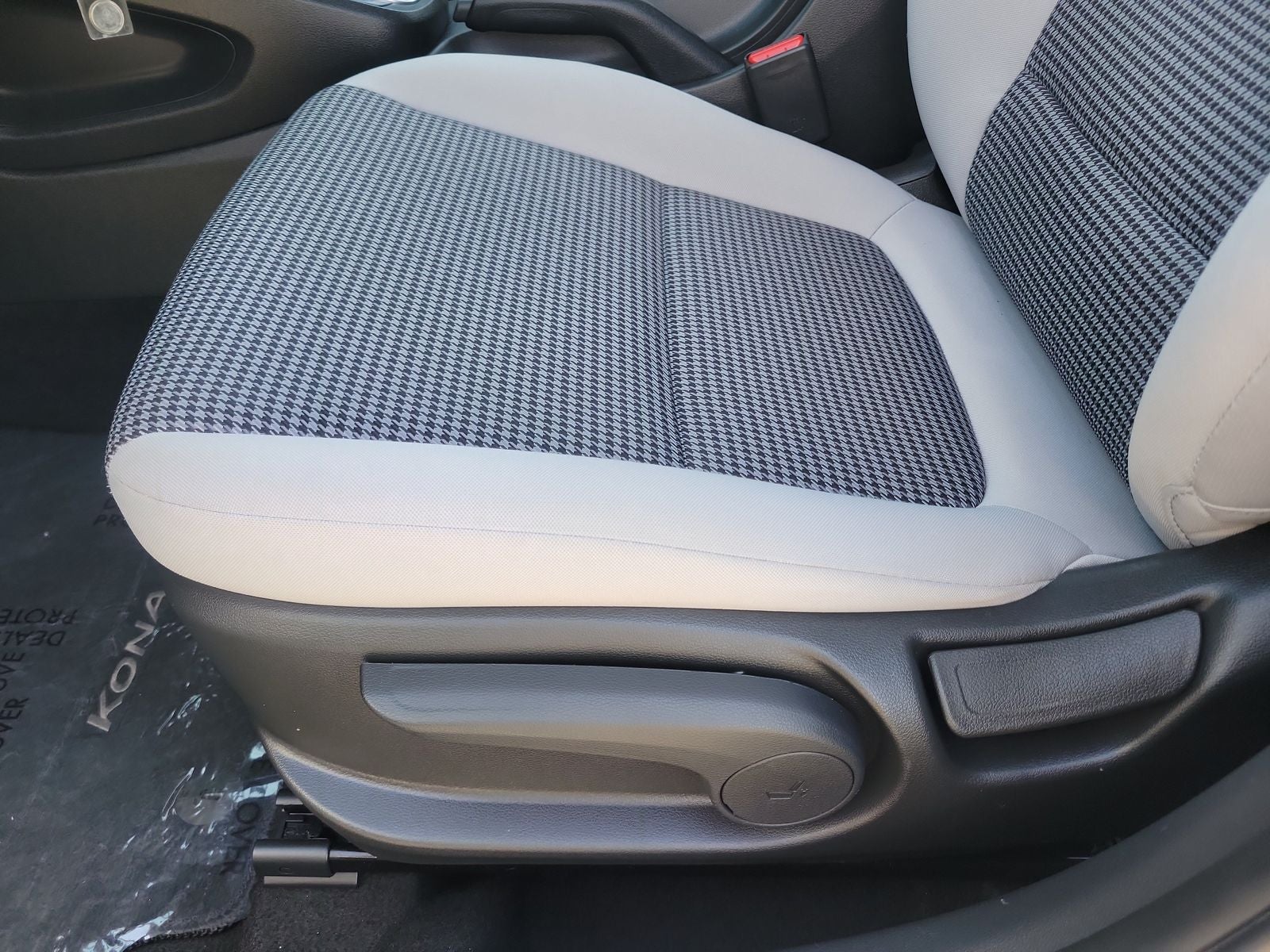 2022 Hyundai Kona SE