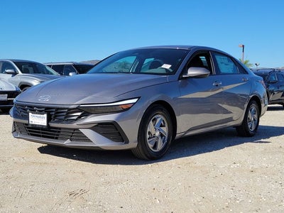 2025 Hyundai Elantra SE