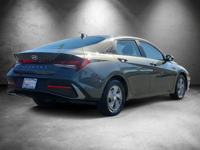 2025 Hyundai Elantra SE