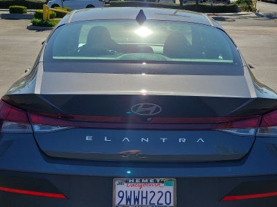 2025 Hyundai Elantra SE