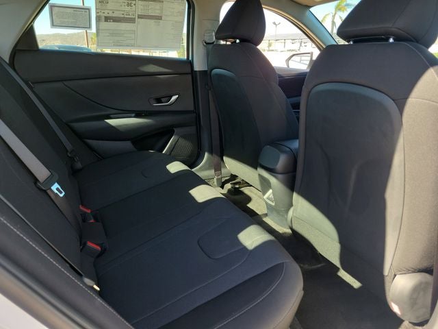 2025 Hyundai Elantra SE