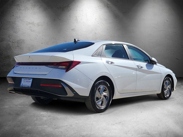 2025 Hyundai Elantra SE