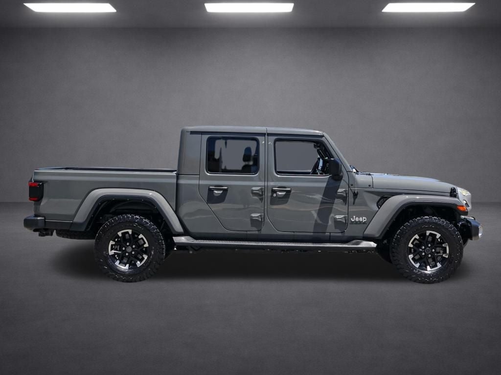 2022 Jeep Gladiator Overland