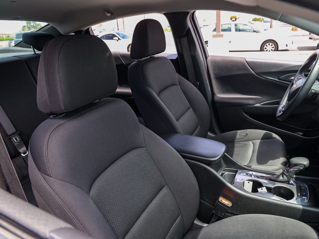 2025 Chevrolet Malibu RS