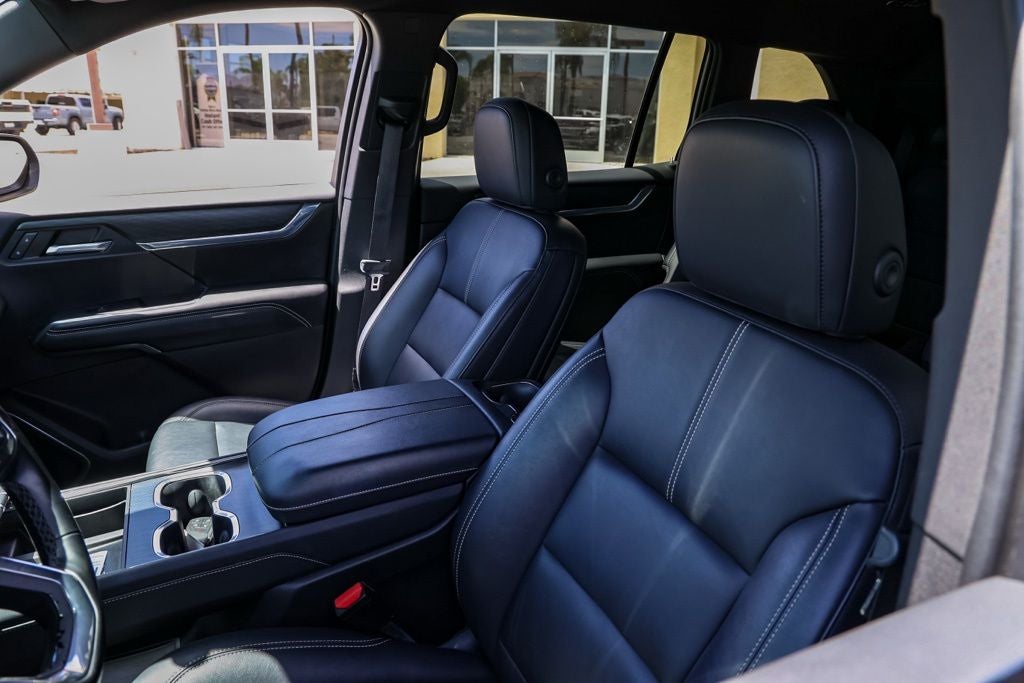 2024 GMC Acadia Elevation