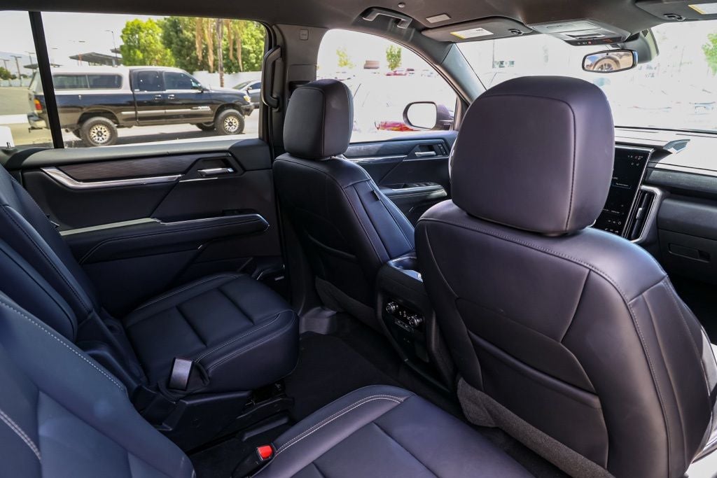 2024 GMC Acadia Elevation