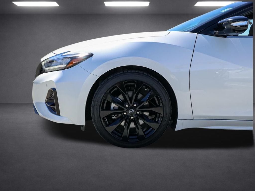 2023 Nissan Maxima SR