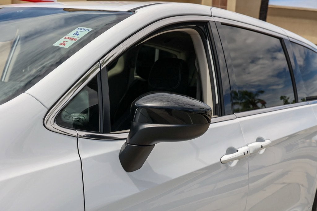 2024 Chrysler Voyager LX
