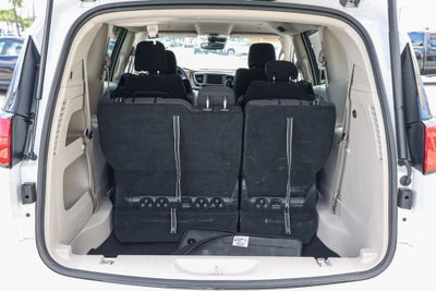 2024 Chrysler Voyager LX