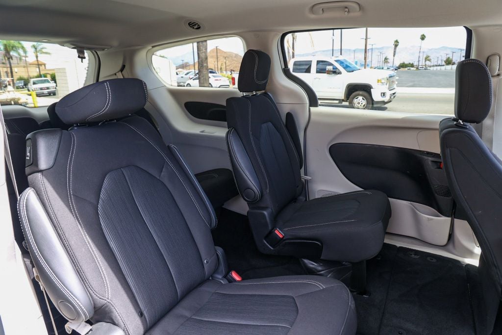 2024 Chrysler Voyager LX
