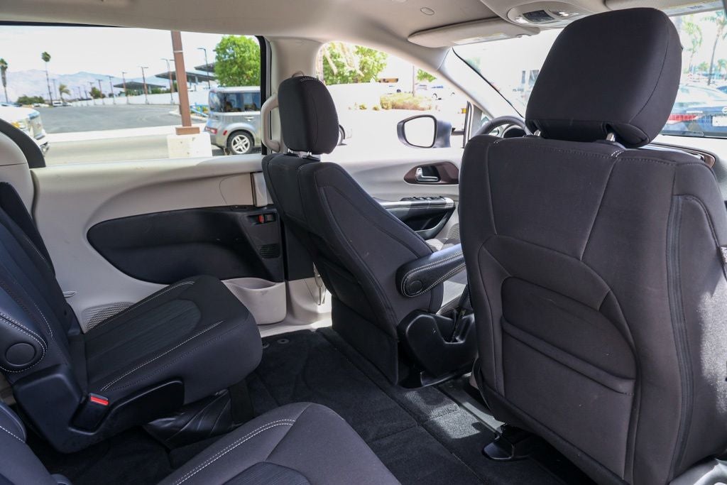 2024 Chrysler Voyager LX
