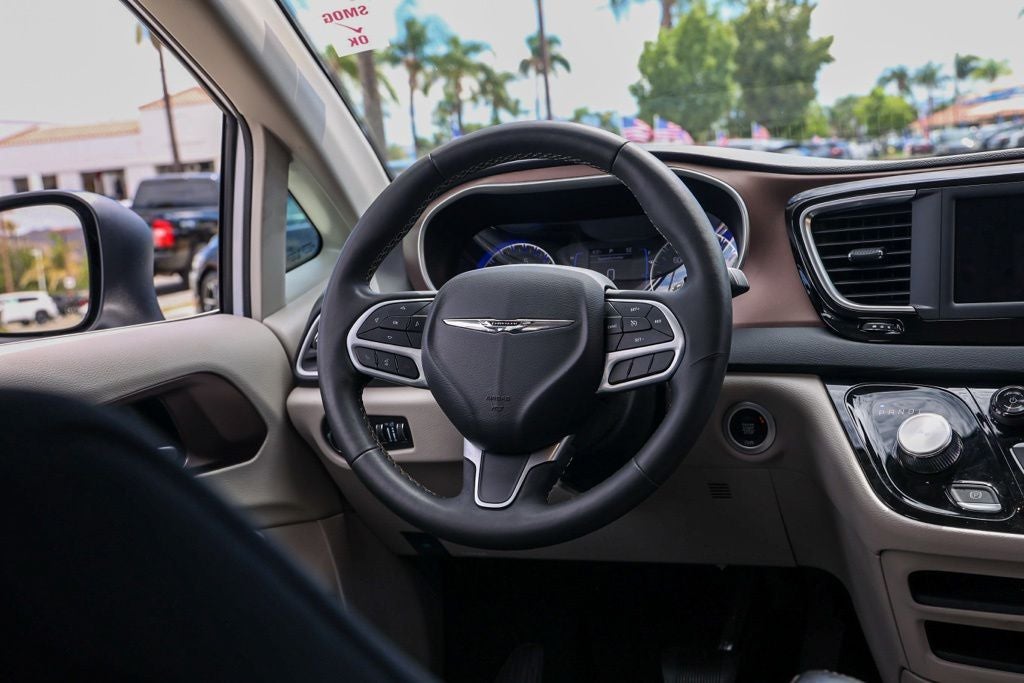 2024 Chrysler Voyager LX