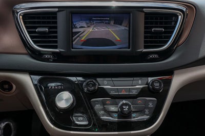 2024 Chrysler Voyager LX