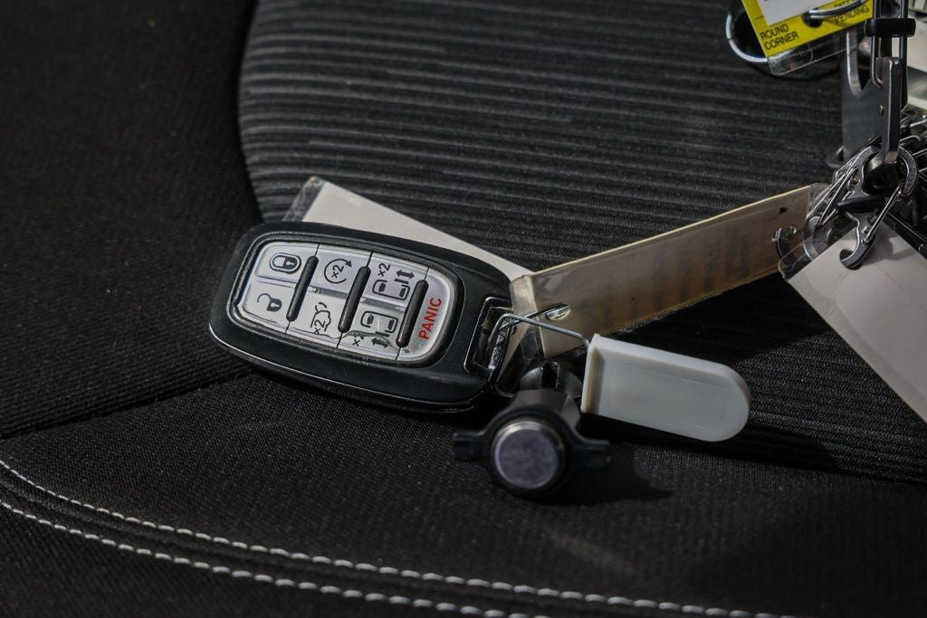 2024 Chrysler Voyager LX