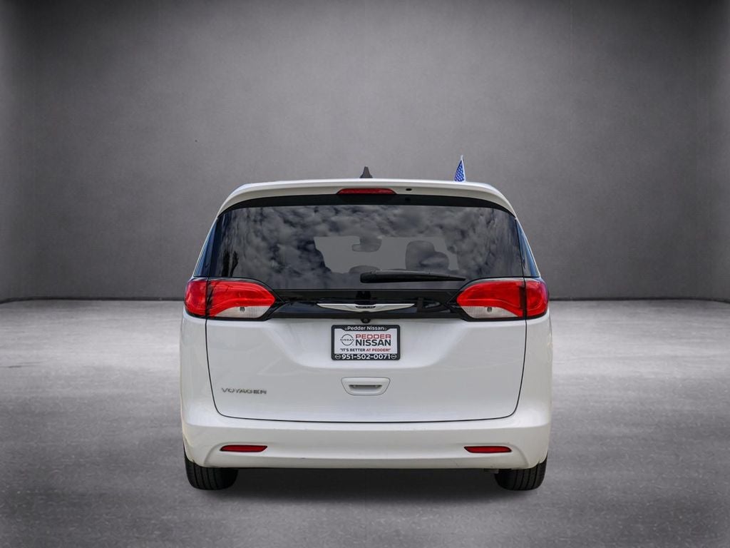 2024 Chrysler Voyager LX