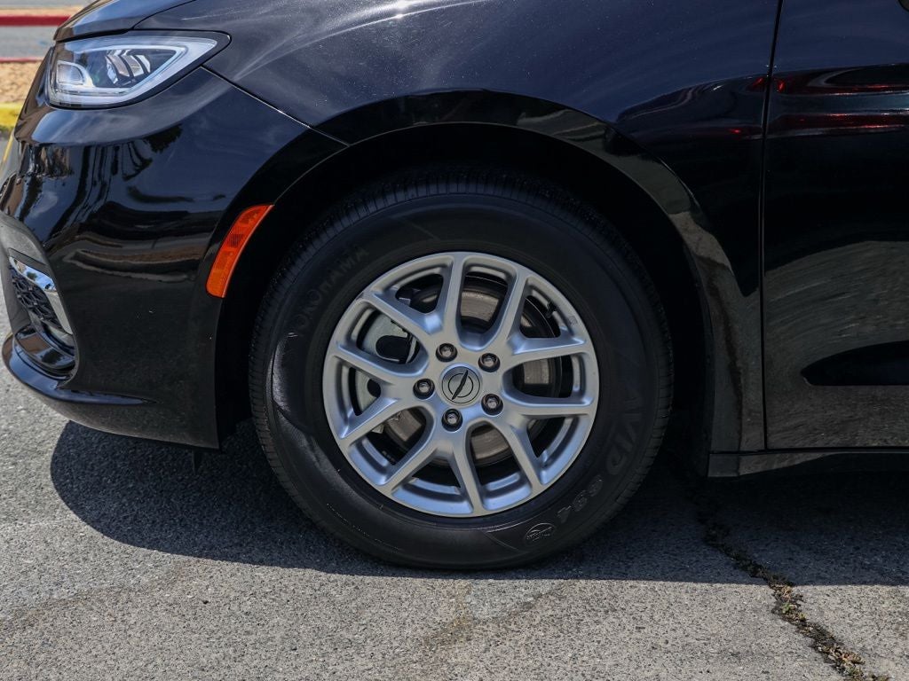 2024 Chrysler Pacifica Touring