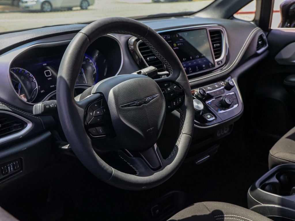 2024 Chrysler Pacifica Touring