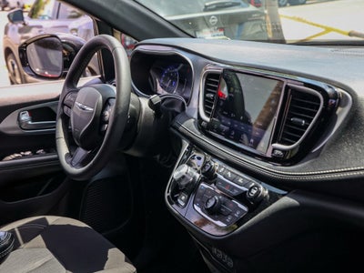 2024 Chrysler Pacifica Touring