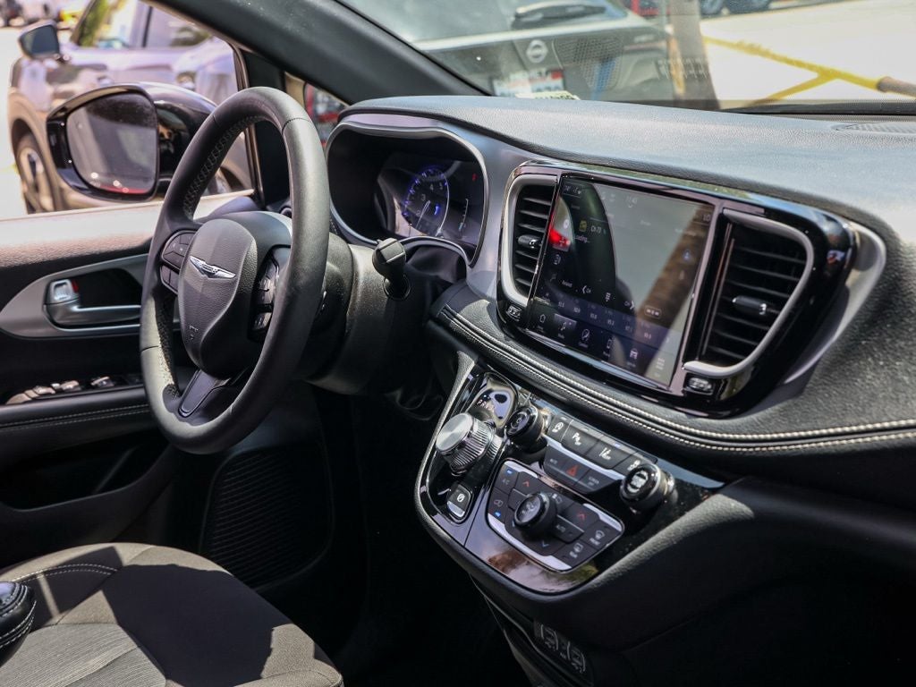 2024 Chrysler Pacifica Touring