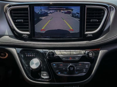 2024 Chrysler Pacifica Touring