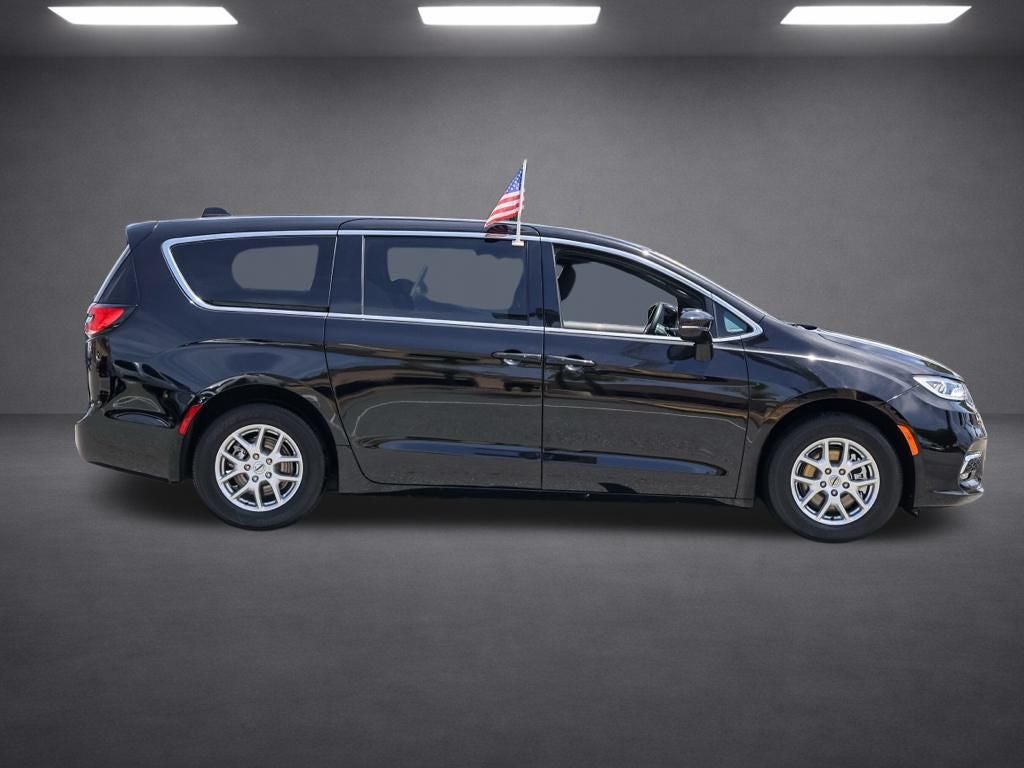 2024 Chrysler Pacifica Touring