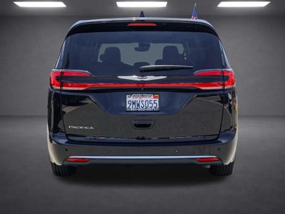 2024 Chrysler Pacifica Touring
