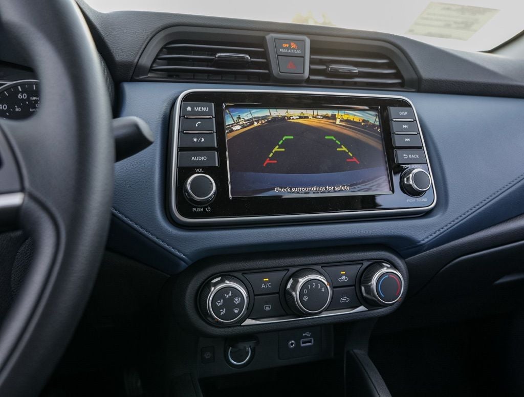 2025 Nissan Versa 1.6 SV