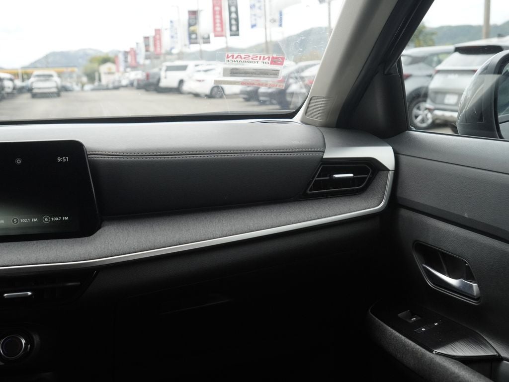 2025 Nissan Kicks SV