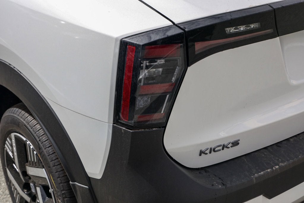 2027 Nissan Kicks SV