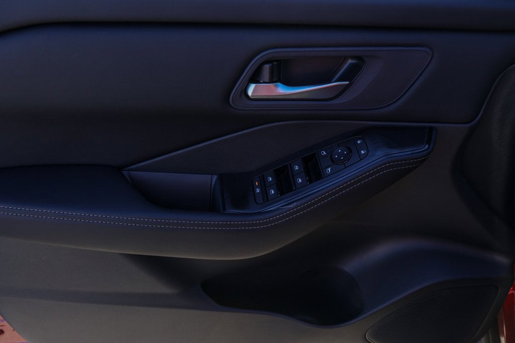 2027 Nissan Rogue SV