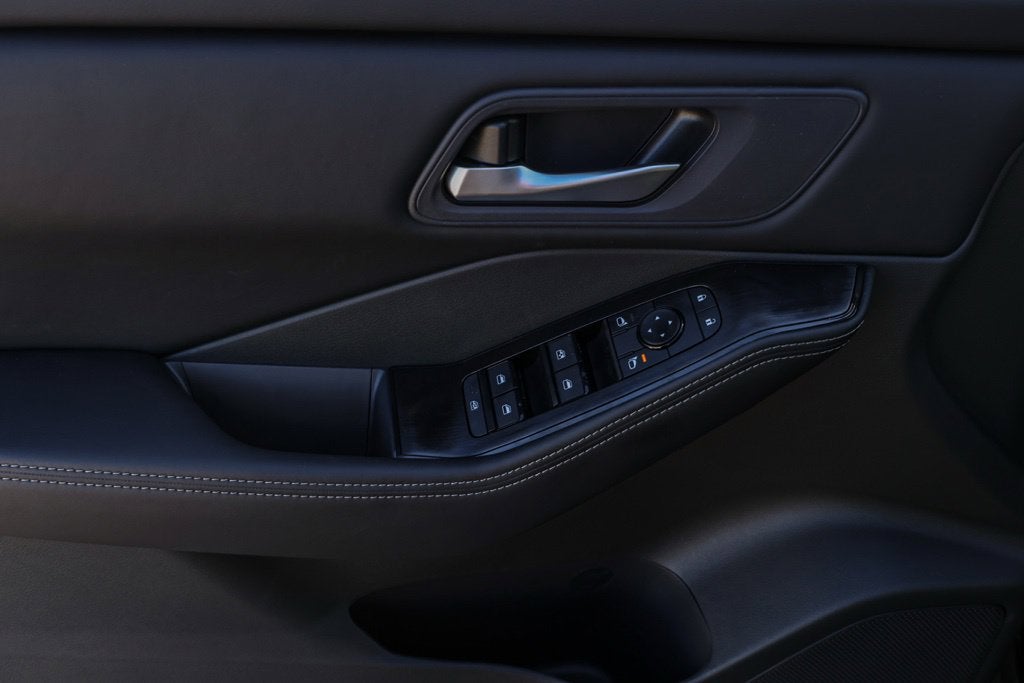 2027 Nissan Rogue SV