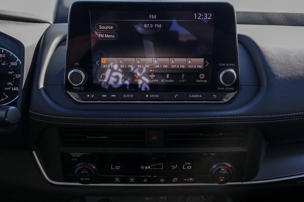 2027 Nissan Rogue SV