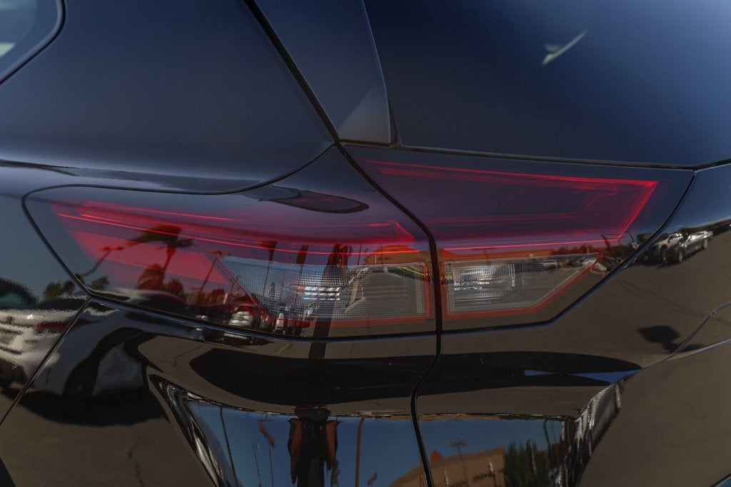 2027 Nissan Rogue SV