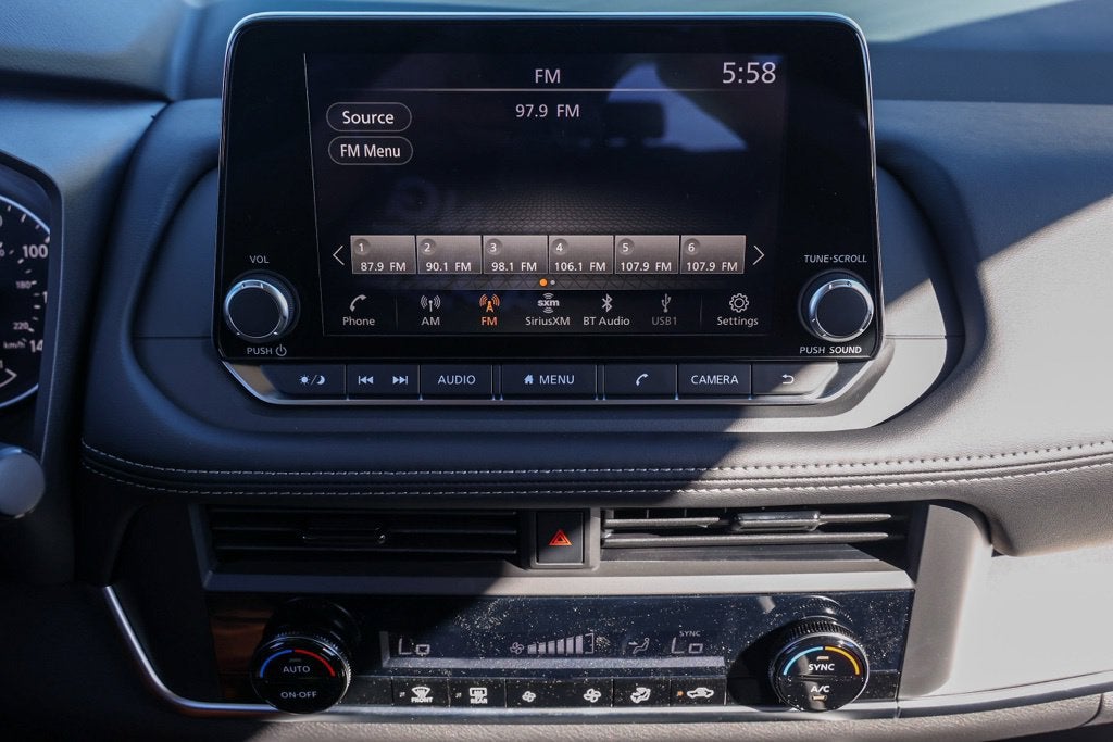2027 Nissan Rogue SV