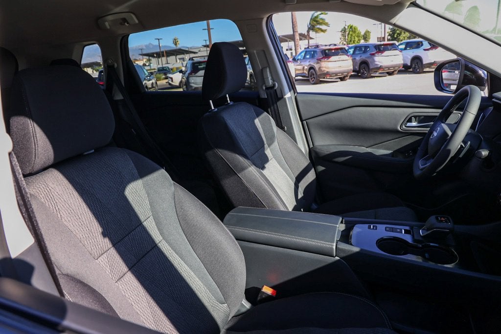 2027 Nissan Rogue SV