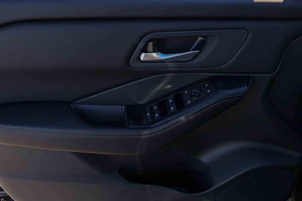 2027 Nissan Rogue SV