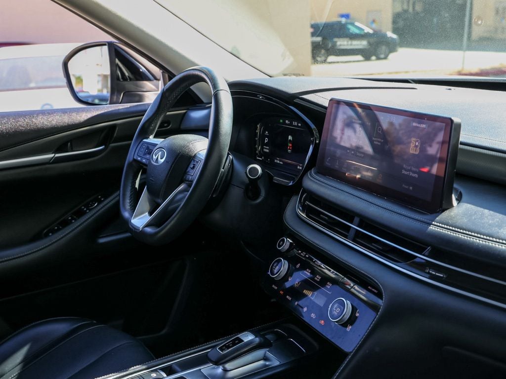 2023 INFINITI QX60 LUXE