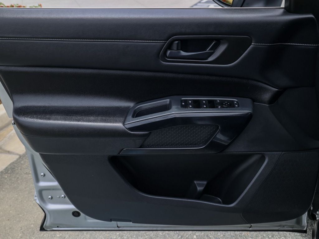 2024 Nissan Pathfinder S