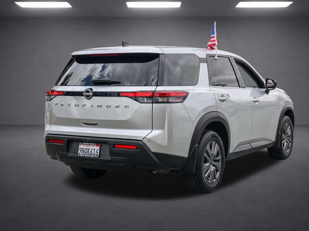 2024 Nissan Pathfinder S